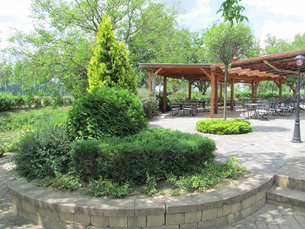 Penzion Eko Park Piestany Exterior photo